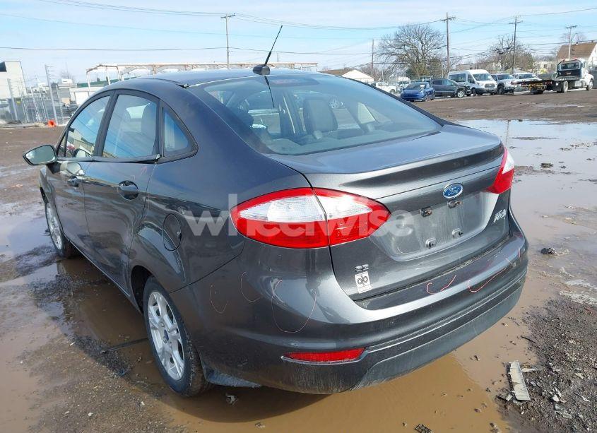 Photo 3 of 2015 Ford Fiesta SE (VIN 3FADP4BJ3FM175591)