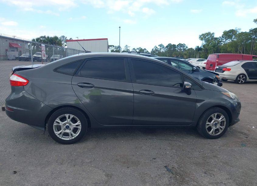 Photo 13 of 2015 Ford Fiesta SE (VIN 3FADP4BJ3FM214325)
