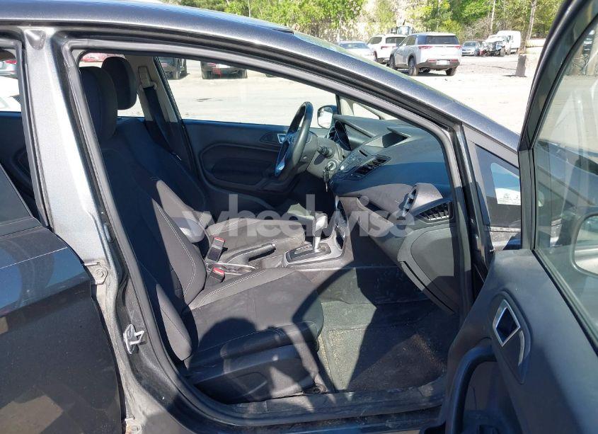 Photo 5 of 2016 Ford Fiesta SE (VIN 3FADP4BJ3GM113805)