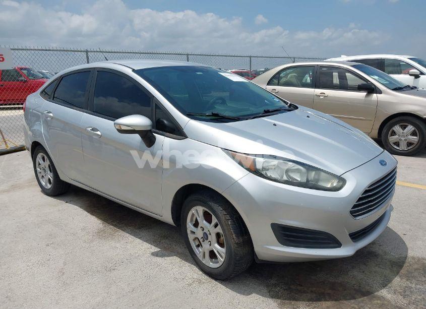 2016 Ford Fiesta SE (VIN 3FADP4BJ3GM151096) main photo