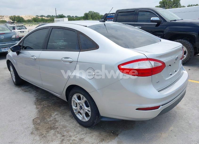 Photo 3 of 2016 Ford Fiesta SE (VIN 3FADP4BJ3GM151096)