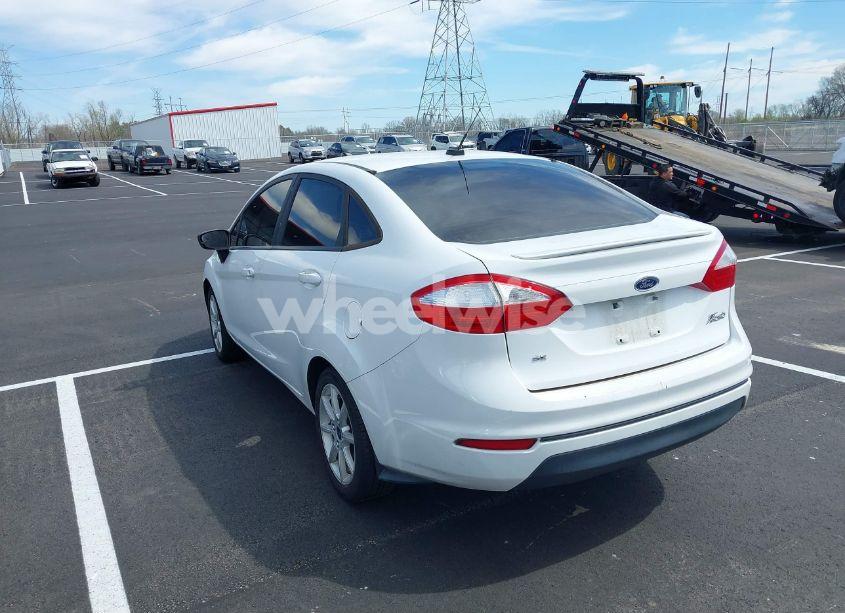 Photo 3 of 2016 Ford Fiesta SE (VIN 3FADP4BJ3GM163216)