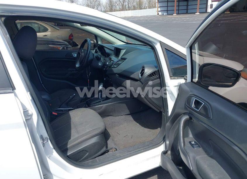 Photo 5 of 2016 Ford Fiesta SE (VIN 3FADP4BJ3GM163216)