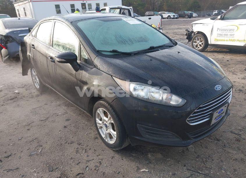 2016 Ford Fiesta SE (VIN 3FADP4BJ3GM164303) main photo