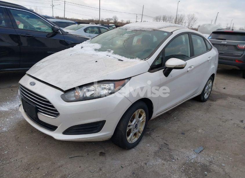 Photo 2 of 2016 Ford Fiesta SE (VIN 3FADP4BJ3GM194868)