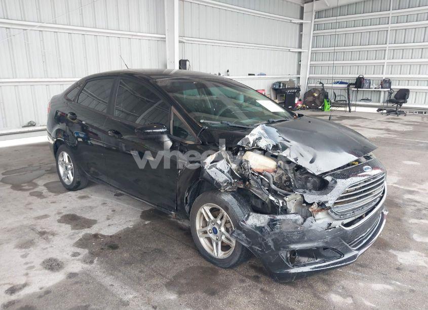 2017 Ford Fiesta SE (VIN 3FADP4BJ3HM129360) main photo