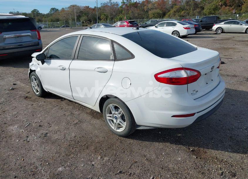 Photo 3 of 2018 Ford Fiesta SE (VIN 3FADP4BJ3JM135830)