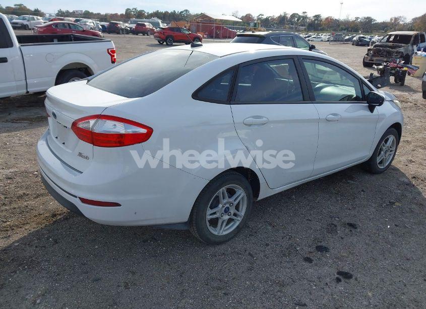 Photo 4 of 2018 Ford Fiesta SE (VIN 3FADP4BJ3JM135830)