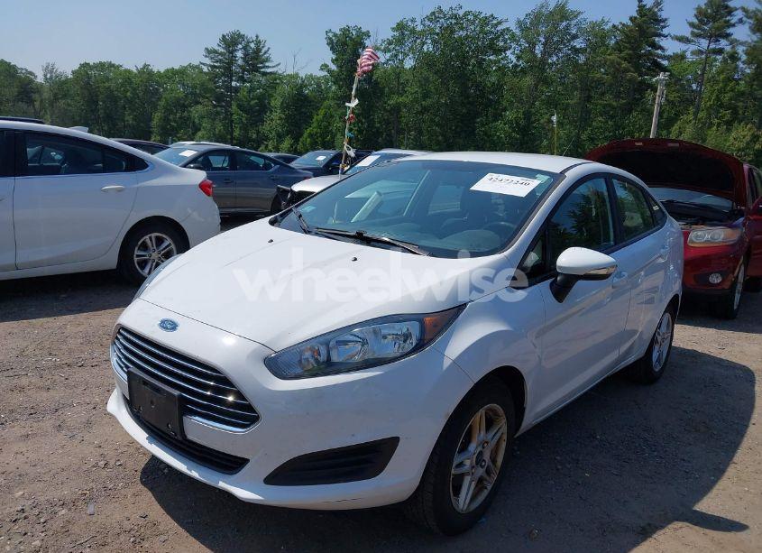 Photo 2 of 2018 Ford Fiesta SE (VIN 3FADP4BJ3JM144561)