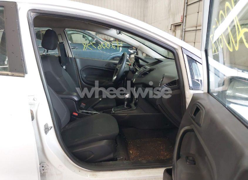 Photo 5 of 2019 Ford Fiesta SE (VIN 3FADP4BJ3KM117720)