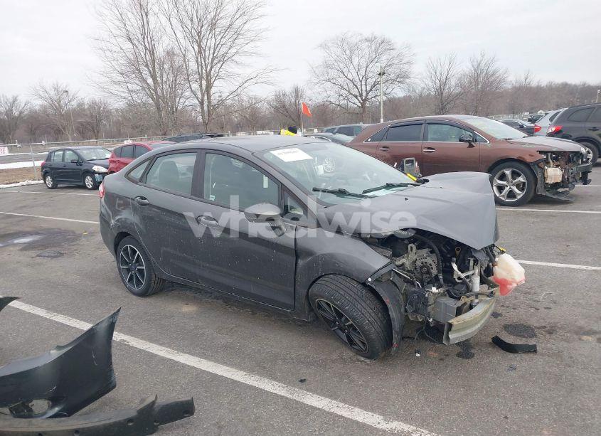 2019 Ford Fiesta SE (VIN 3FADP4BJ3KM119158) main photo