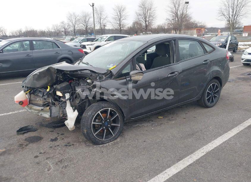 Photo 2 of 2019 Ford Fiesta SE (VIN 3FADP4BJ3KM119158)