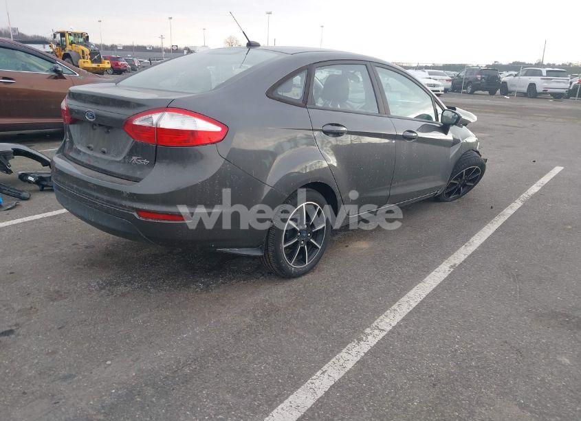 Photo 4 of 2019 Ford Fiesta SE (VIN 3FADP4BJ3KM119158)