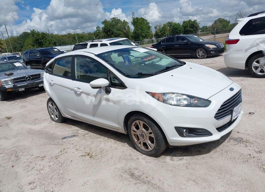 2019 Ford Fiesta SE (VIN 3FADP4BJ3KM136686) main photo