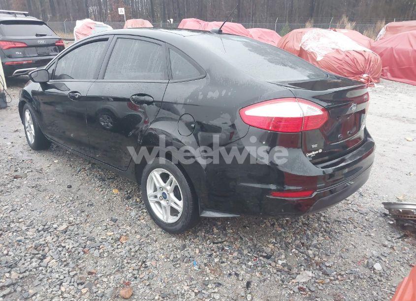 Photo 3 of 2019 Ford Fiesta SE (VIN 3FADP4BJ3KM140348)