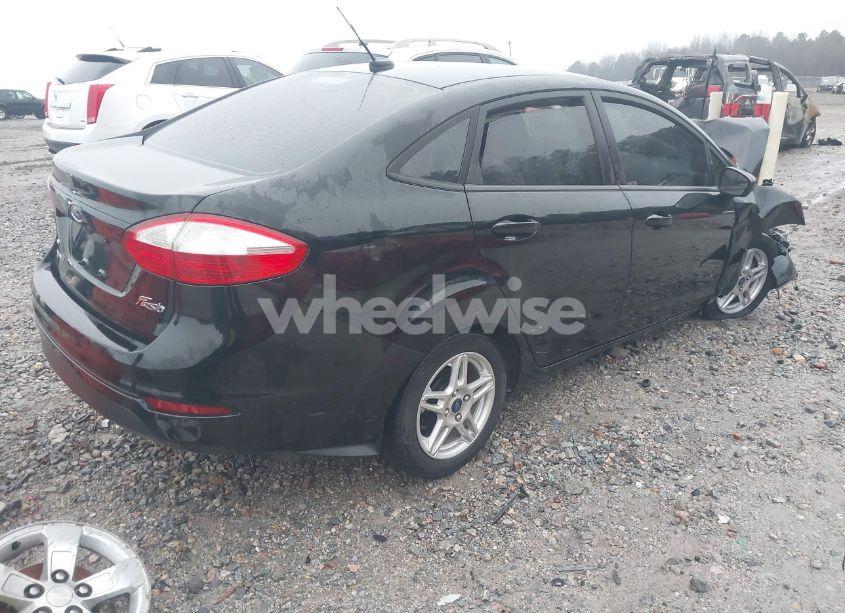 Photo 4 of 2019 Ford Fiesta SE (VIN 3FADP4BJ3KM140348)