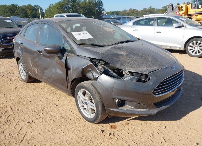 2019 Ford Fiesta SE (VIN 3FADP4BJ3KM144867) main photo