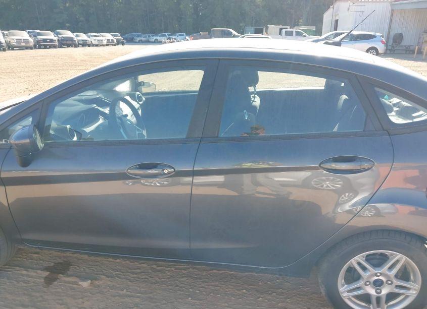 Photo 14 of 2019 Ford Fiesta SE (VIN 3FADP4BJ3KM144867)