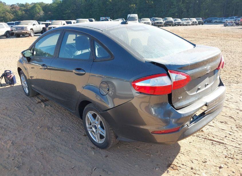 Photo 3 of 2019 Ford Fiesta SE (VIN 3FADP4BJ3KM144867)