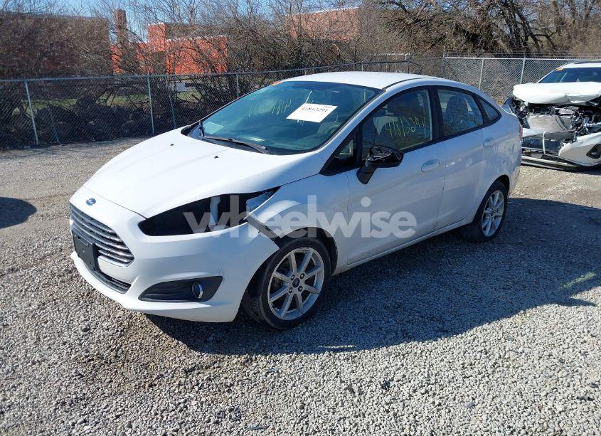 Photo 2 of 2019 Ford Fiesta SE (VIN 3FADP4BJ3KM149079)