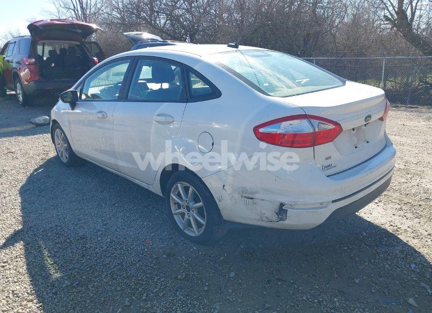 Photo 3 of 2019 Ford Fiesta SE (VIN 3FADP4BJ3KM149079)