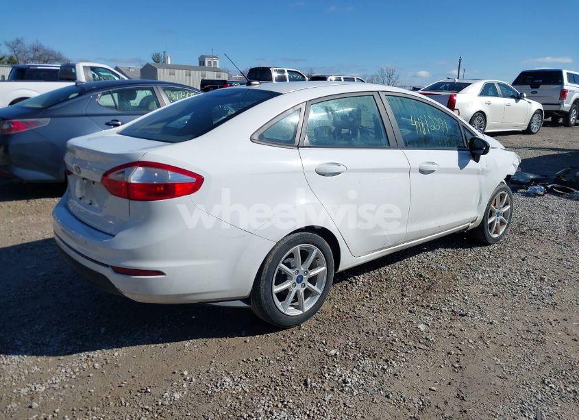 Photo 4 of 2019 Ford Fiesta SE (VIN 3FADP4BJ3KM149079)