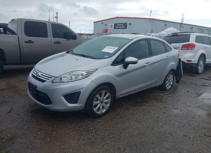 Photo 2 of 2013 Ford Fiesta SE (VIN 3FADP4BJ4DM103473)