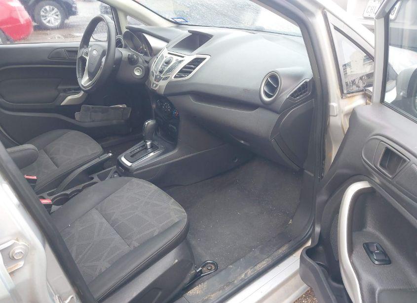 Photo 5 of 2013 Ford Fiesta SE (VIN 3FADP4BJ4DM103473)