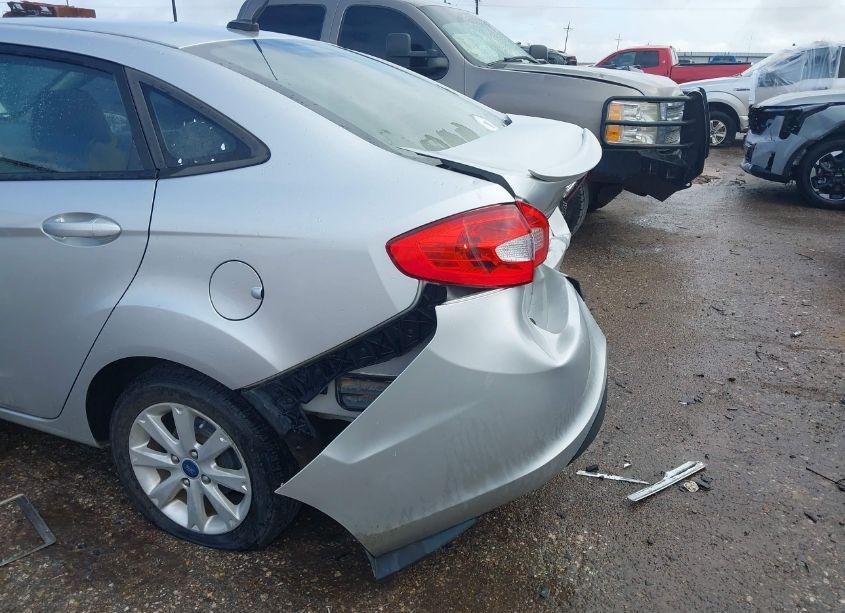 Photo 6 of 2013 Ford Fiesta SE (VIN 3FADP4BJ4DM103473)