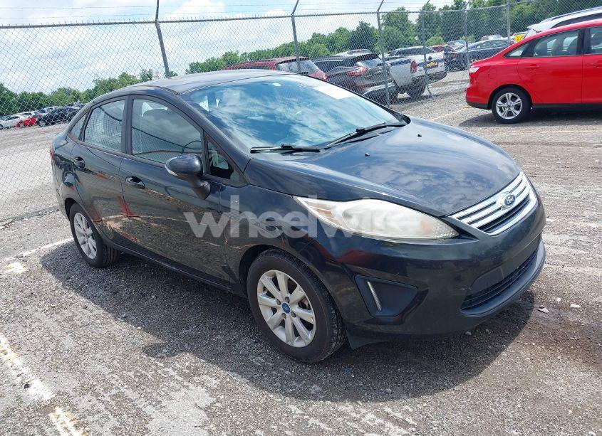 2013 Ford Fiesta SE (VIN 3FADP4BJ4DM119902) main photo