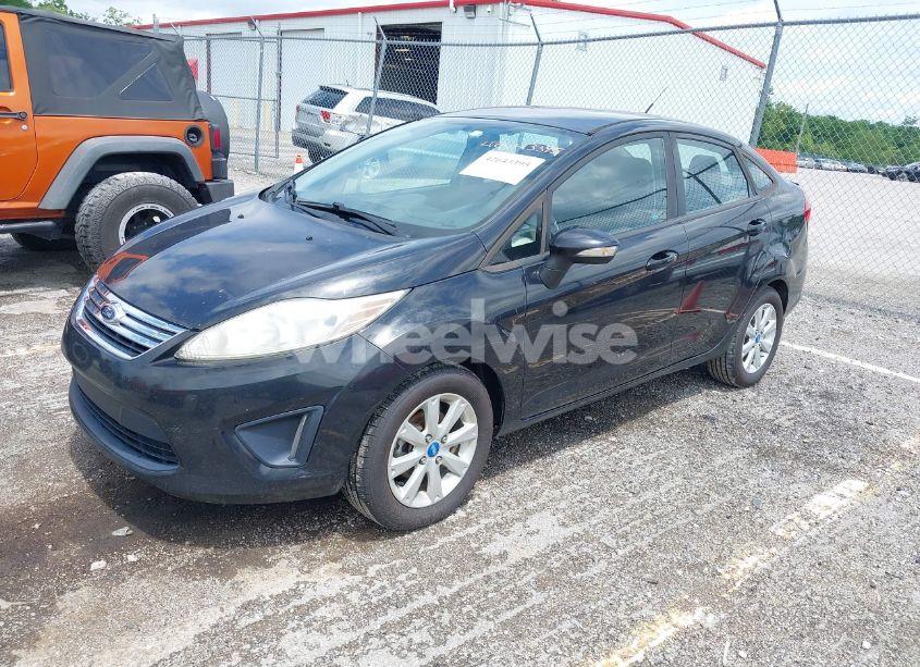Photo 2 of 2013 Ford Fiesta SE (VIN 3FADP4BJ4DM119902)