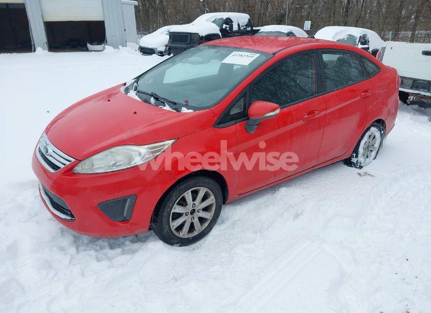 Photo 2 of 2013 Ford Fiesta SE (VIN 3FADP4BJ4DM141379)