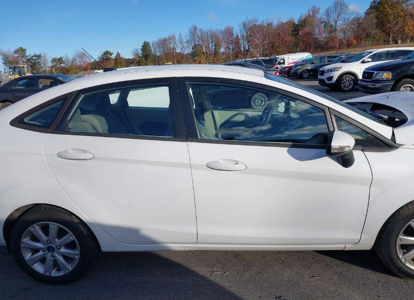 Photo 13 of 2013 Ford Fiesta SE (VIN 3FADP4BJ4DM143813)