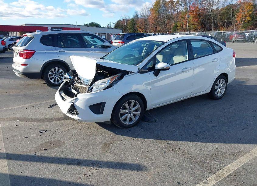 Photo 2 of 2013 Ford Fiesta SE (VIN 3FADP4BJ4DM143813)