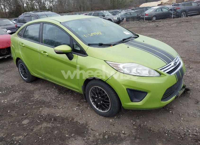 2013 Ford Fiesta SE (VIN 3FADP4BJ4DM170753) main photo