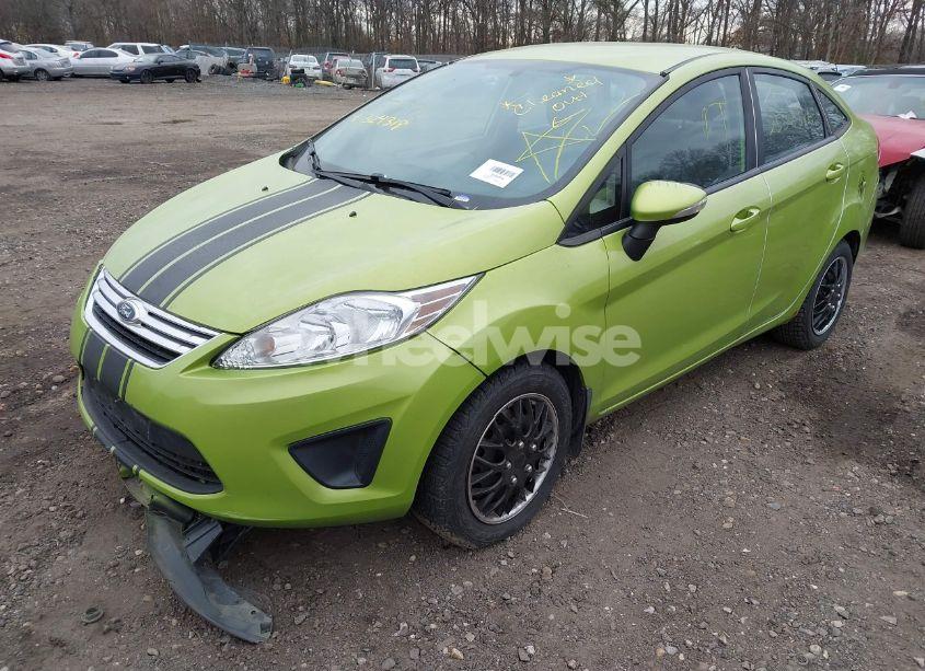Photo 2 of 2013 Ford Fiesta SE (VIN 3FADP4BJ4DM170753)