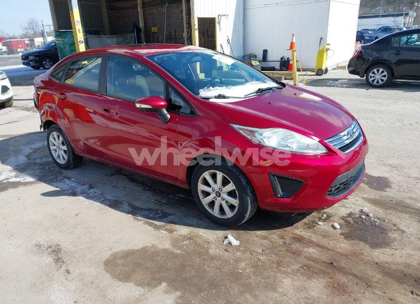 2013 Ford Fiesta SE (VIN 3FADP4BJ4DM170915) main photo