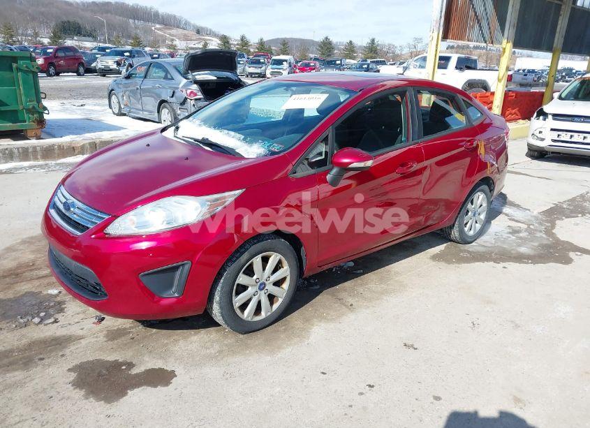 Photo 2 of 2013 Ford Fiesta SE (VIN 3FADP4BJ4DM170915)