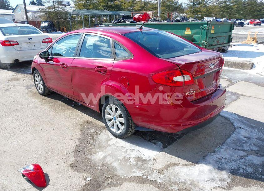 Photo 3 of 2013 Ford Fiesta SE (VIN 3FADP4BJ4DM170915)
