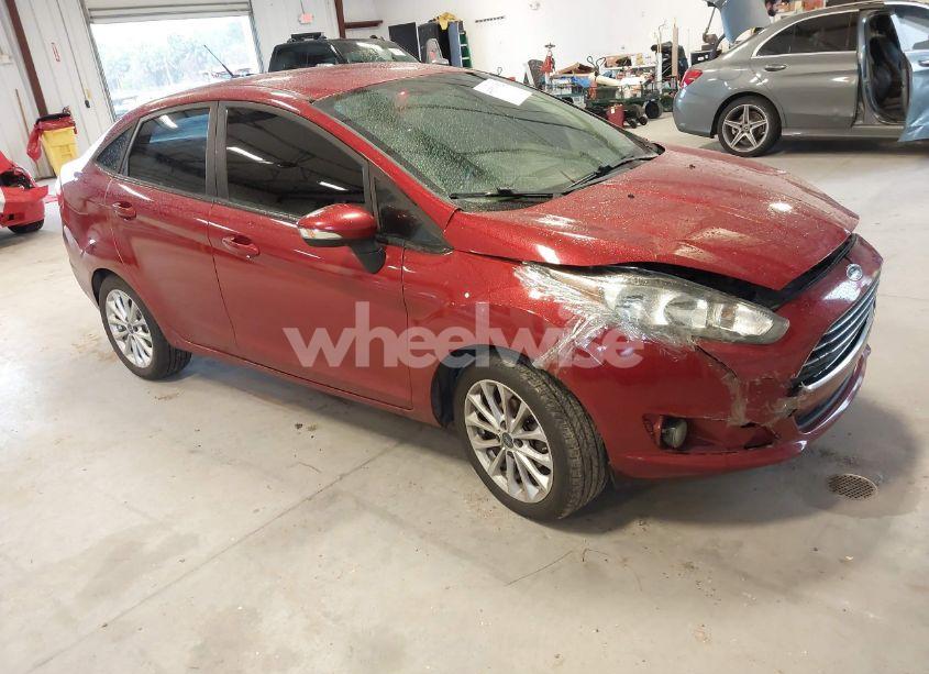 2014 Ford Fiesta SE (VIN 3FADP4BJ4EM120971) main photo