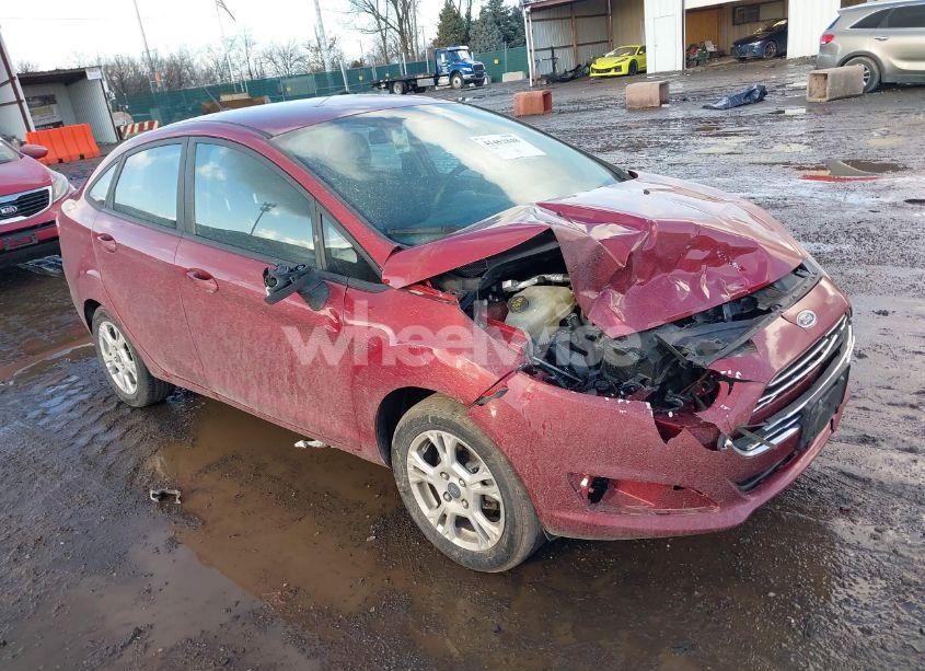 2014 Ford Fiesta SE (VIN 3FADP4BJ4EM132280) main photo