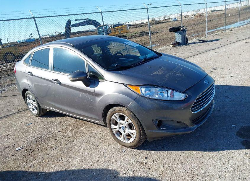 2014 Ford Fiesta SE (VIN 3FADP4BJ4EM179888) main photo