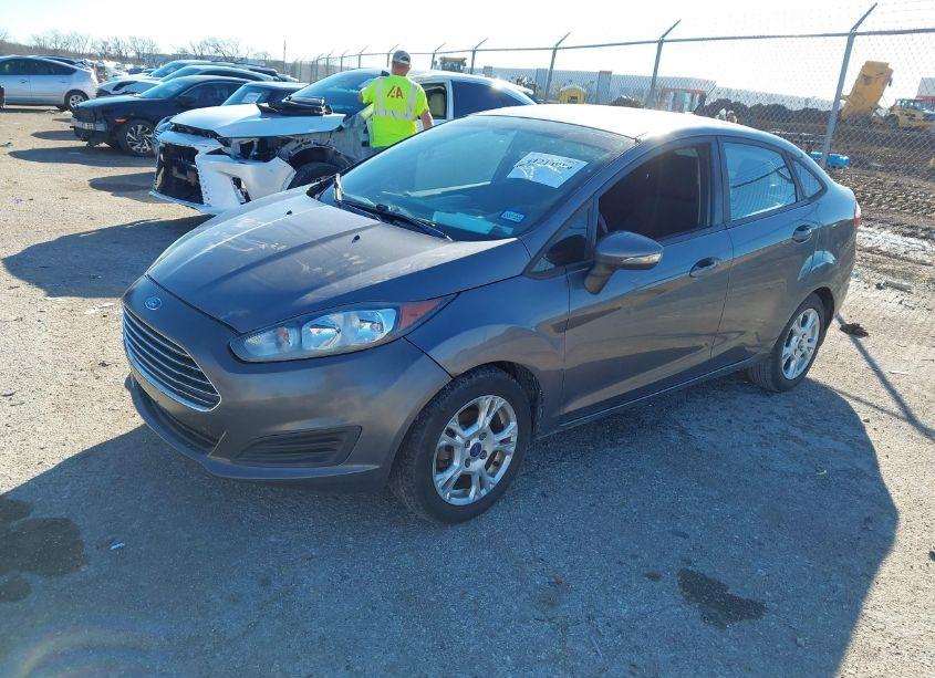 Photo 2 of 2014 Ford Fiesta SE (VIN 3FADP4BJ4EM179888)