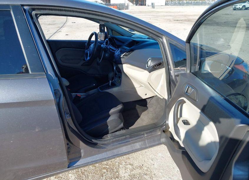 Photo 5 of 2014 Ford Fiesta SE (VIN 3FADP4BJ4EM179888)