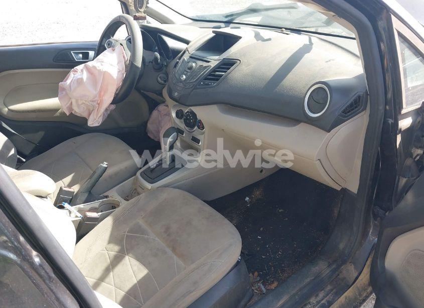 Photo 5 of 2014 Ford Fiesta SE (VIN 3FADP4BJ4EM189448)