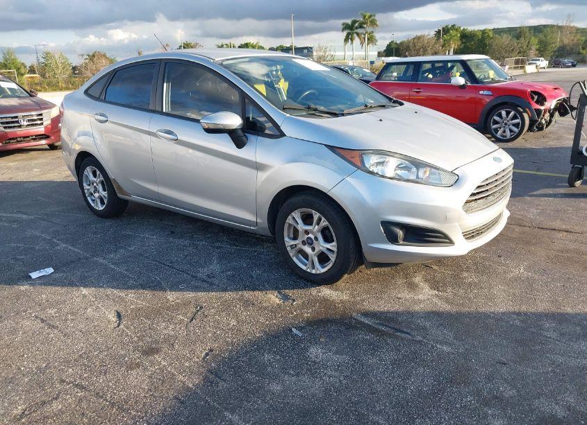 2014 Ford Fiesta SE (VIN 3FADP4BJ4EM202182) main photo