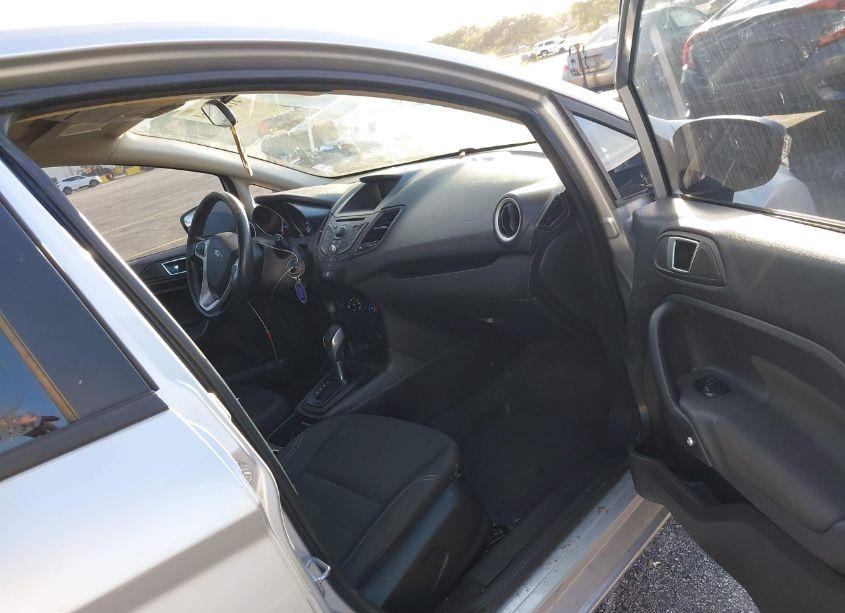 Photo 5 of 2014 Ford Fiesta SE (VIN 3FADP4BJ4EM202182)