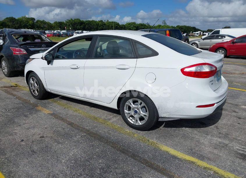 Photo 3 of 2014 Ford Fiesta SE (VIN 3FADP4BJ4EM219824)