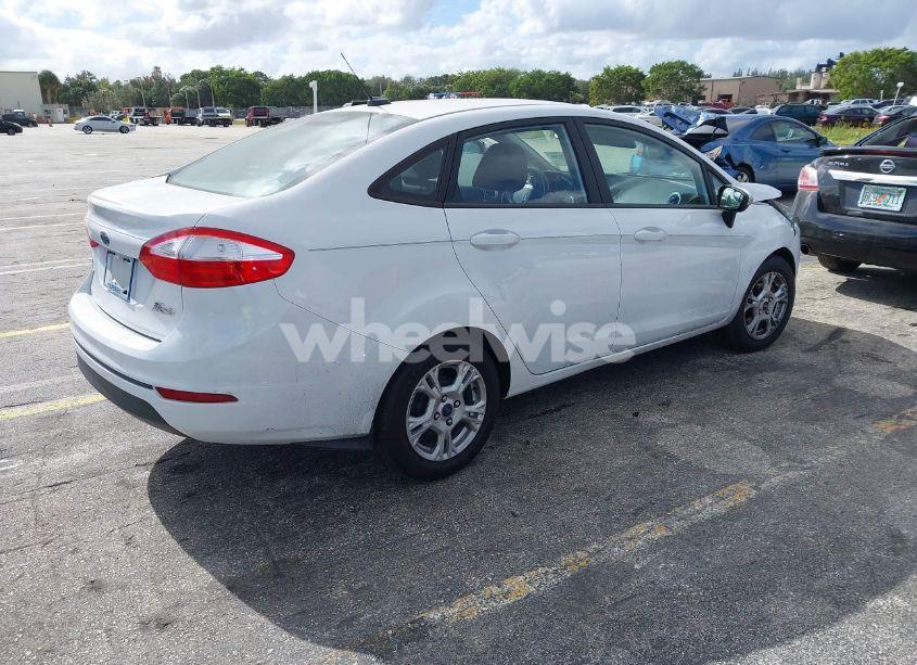 Photo 4 of 2014 Ford Fiesta SE (VIN 3FADP4BJ4EM219824)