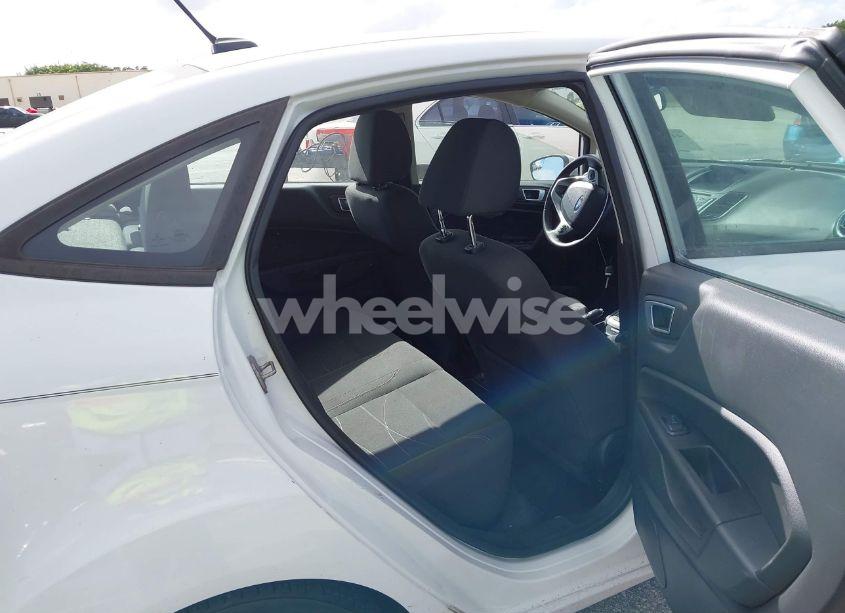 Photo 8 of 2014 Ford Fiesta SE (VIN 3FADP4BJ4EM219824)